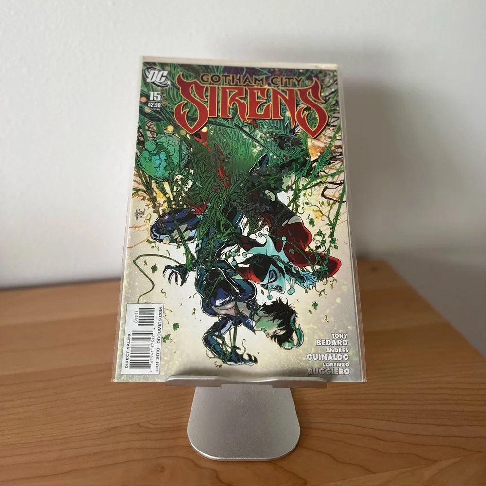 NEW Gotham City Sirens #15 (Oct 2010) Comic Book